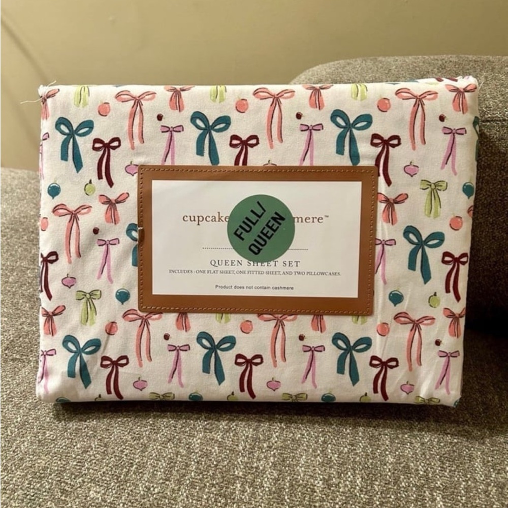 cupcakes & cashmere Bow Pattern Bedding Sheet Set